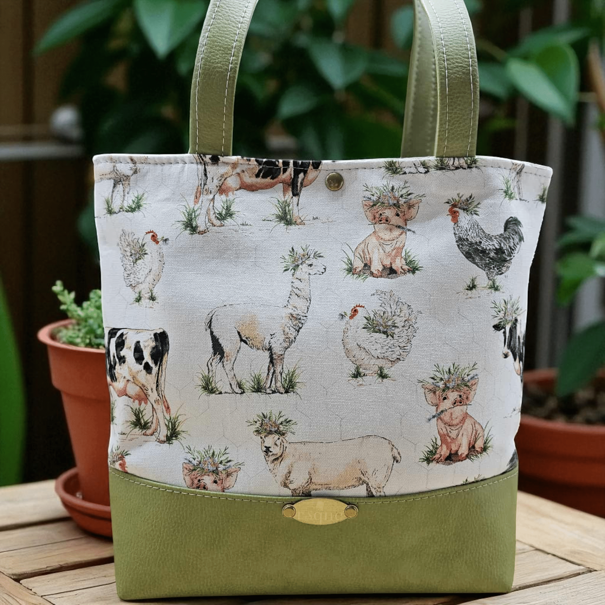 Farmyard Tuesday Tote - RSquiltsNcrafts LLC